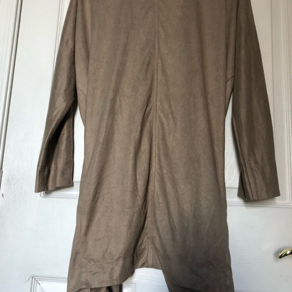 Lulu’s - Picture 3 of 7